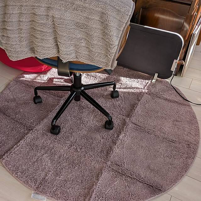 空間を足元から快適に♪デザインや機能性も幅広いニトリのラグを取り入れた実例6選