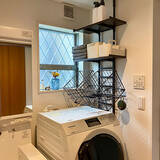 「スペースの悩みをスッキリ解決！洗濯機上が便利になる収納アイデアと暮らしを整える実例集」の画像2