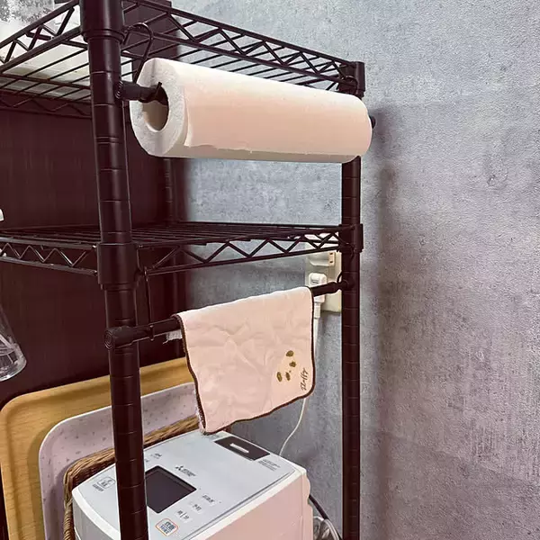 「あれもこれも吊り下げて使いやすく♪S字フックでお家中が快適になるアイデア10選」の画像