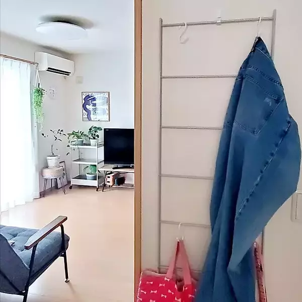 「あれもこれも吊り下げて使いやすく♪S字フックでお家中が快適になるアイデア10選」の画像