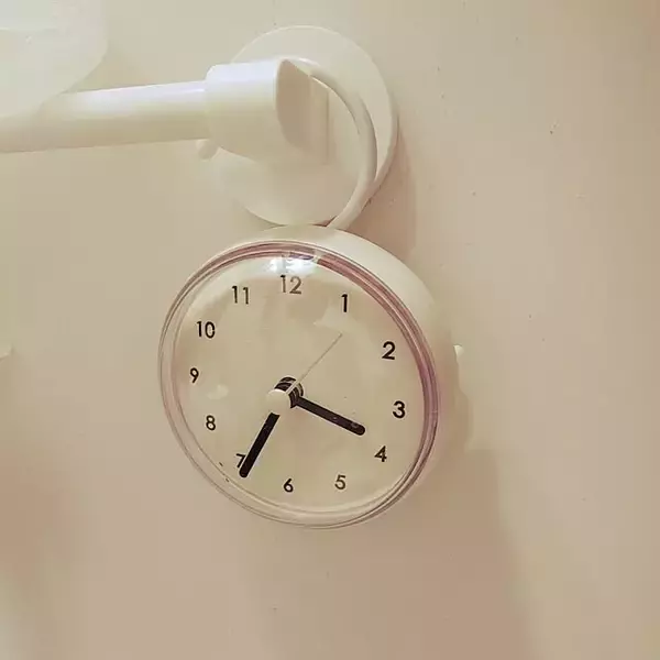 「あれもこれも吊り下げて使いやすく♪S字フックでお家中が快適になるアイデア10選」の画像