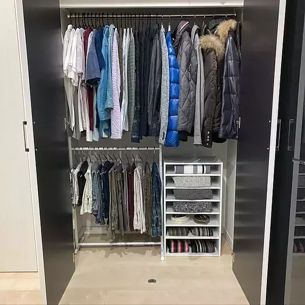 「ちょっとの工夫でクローゼットもスッキリ快適に♪服を持ちすぎないコツ10選」の画像