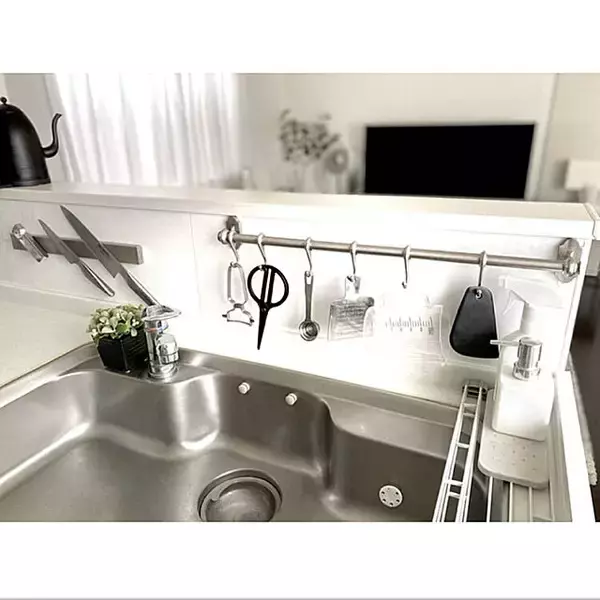 「整理整頓に役立つアイデア☆おすすめの小物の収納テクニック」の画像