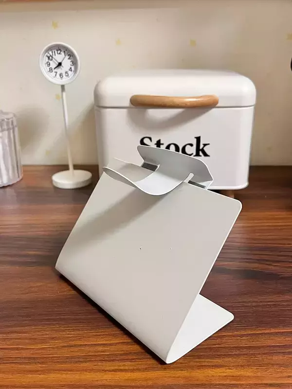 「「ブックスタンドでつくる、ゲームコントローラー用スタンド」 by samanthakitchenさん」の画像