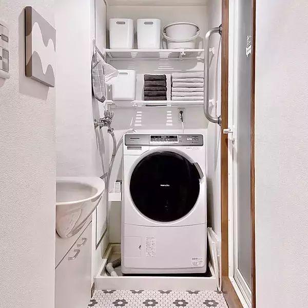 デッドスペース解消＆家事効率アップ！見た目もばっちりな洗濯機上の収納アイデア集