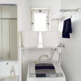 「デッドスペース解消＆家事効率アップ！見た目もばっちりな洗濯機上の収納アイデア集」の画像8