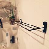 「ひと手間かけて生活感をカバー♪身近な素材で作れる、タオル掛けのDIYアイデア集」の画像1