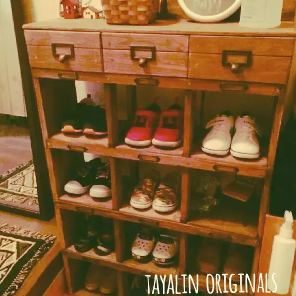 「ひとりで靴のお片付けができる☆子どもの靴置きをDIYしよう」の画像