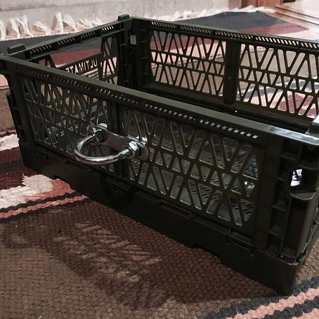 付けただけ！収納ボックスの男前度を上げる固定金具活用術 by tomoさん ［連載：○○しただけインテリア］