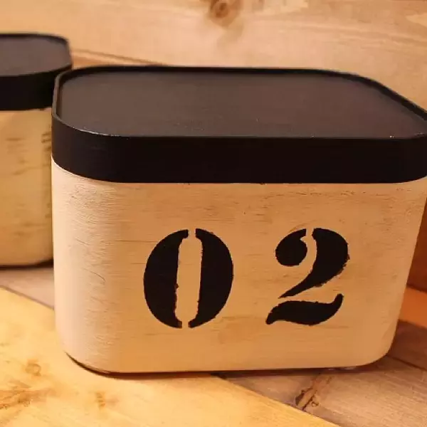 「各シーンでマルチに活躍！ダイソーのフタ付きボックス実例」の画像