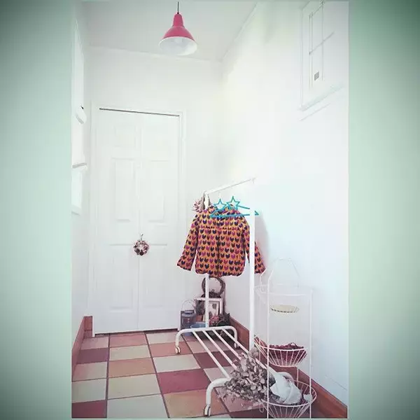 「シンプル&モダンな北欧家具IKEAの人気のハンガーラック」の画像