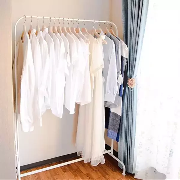 「シンプル&モダンな北欧家具IKEAの人気のハンガーラック」の画像
