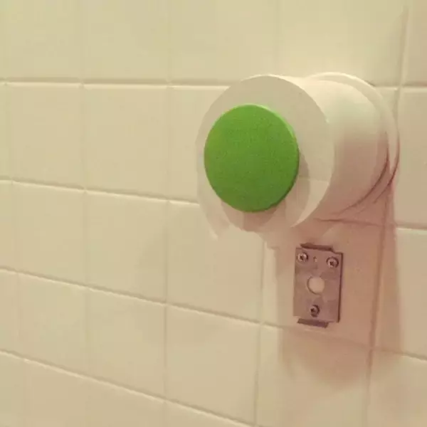 「トイレもIKEAで♪トイレットペーパーホルダーやブラシ」の画像