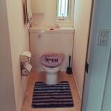 「トイレもIKEAで♪トイレットペーパーホルダーやブラシ」の画像2