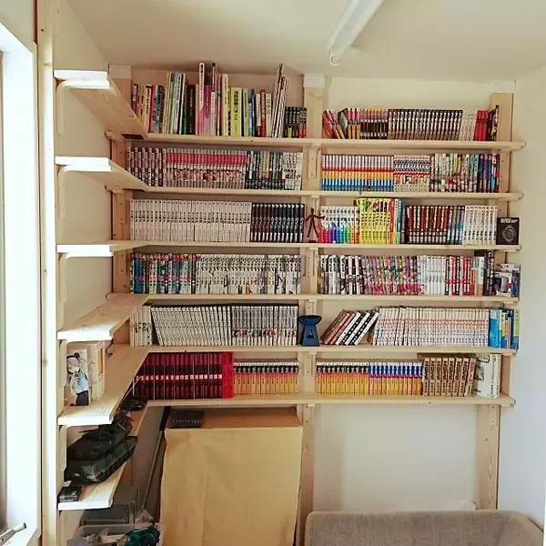 「物語の世界に旅立てる入り口をDIY☆オリジナルの本棚10選」の画像