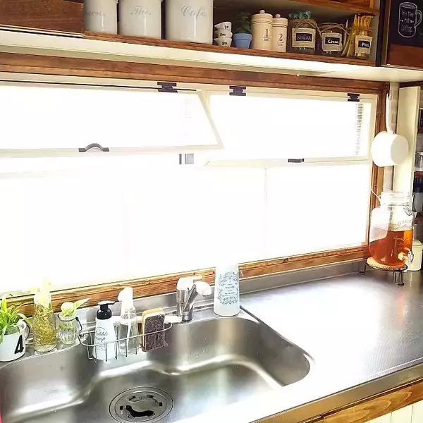 「憧れの海外風の格子窓をつけてみませんか？リメイク&DIY」の画像