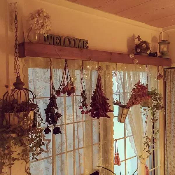 「憧れの海外風の格子窓をつけてみませんか？リメイク&DIY」の画像