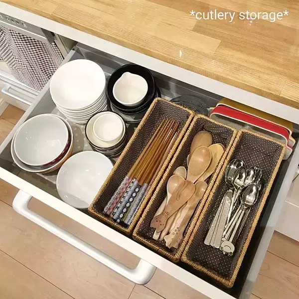 「使いやすさ抜群！キッチンのカトラリー収納アイデア10選」の画像