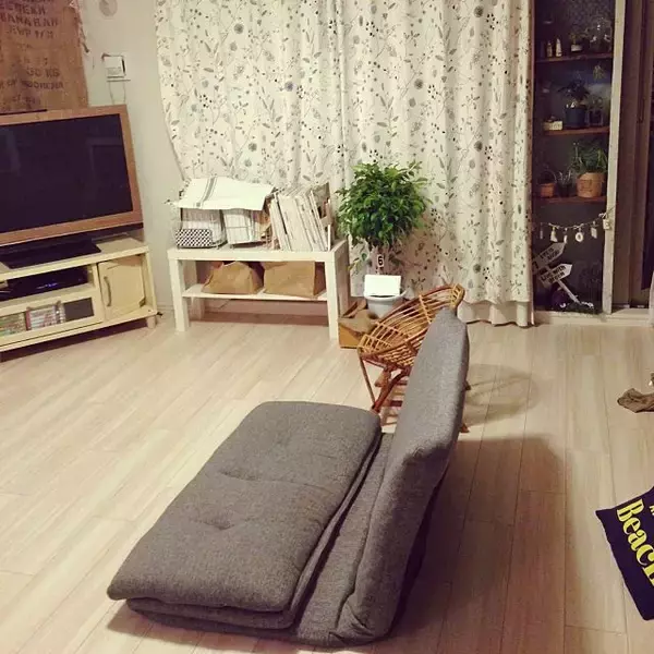 「ソファいらず!? 座り心地もお値段も優しいニトリの座椅子」の画像