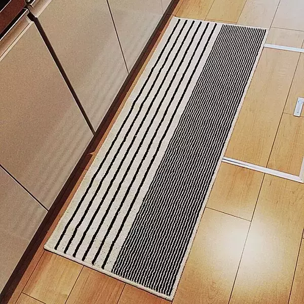 「人気にはワケがある！しまむら・ニトリのキッチンマット」の画像