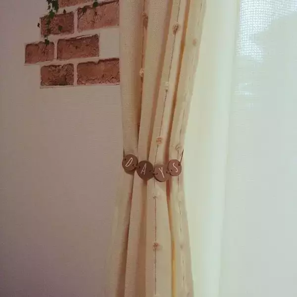 「セリアで見つけた♪アクセントになるカーテンタッセル」の画像