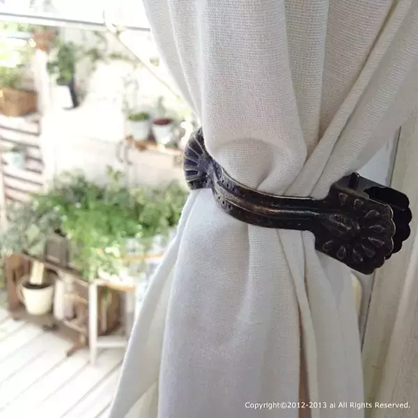 「セリアで見つけた♪アクセントになるカーテンタッセル」の画像