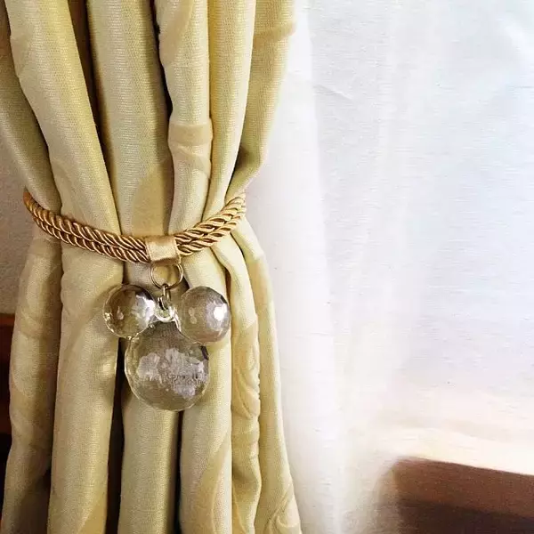 「セリアで見つけた♪アクセントになるカーテンタッセル」の画像