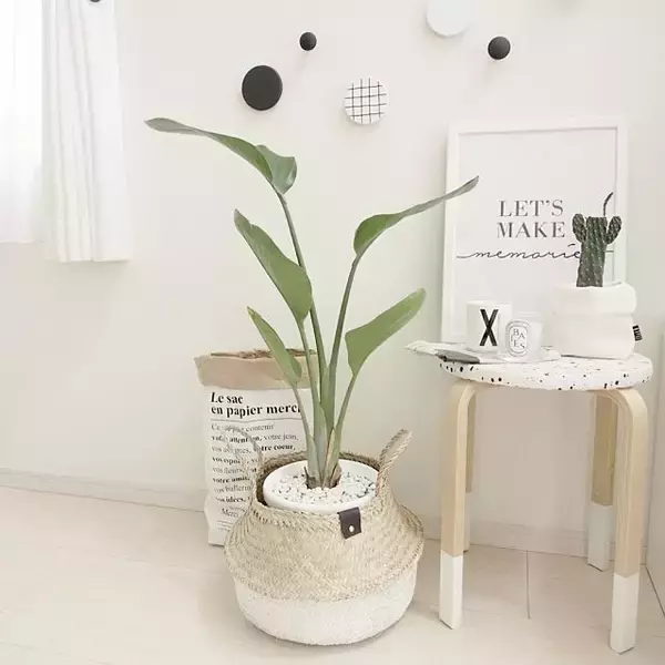 「海外インテリアのよう！IKEAのシーグラスバスケット活用法」の画像