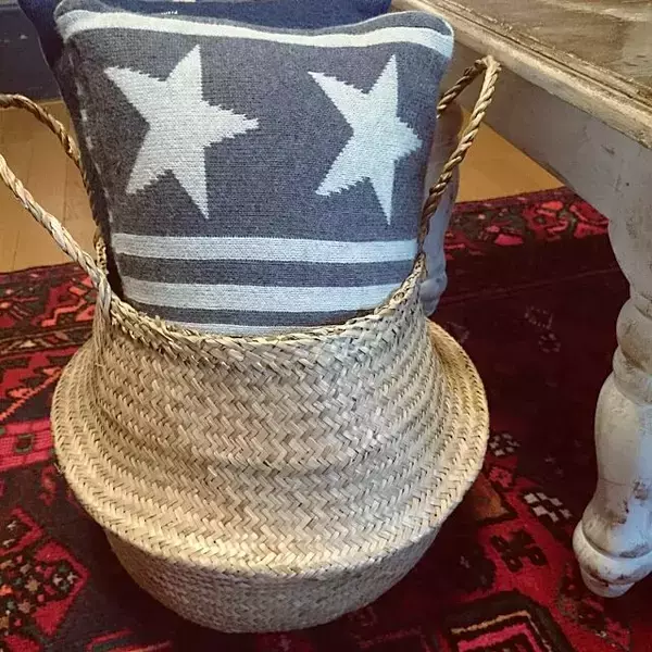 「海外インテリアのよう！IKEAのシーグラスバスケット活用法」の画像