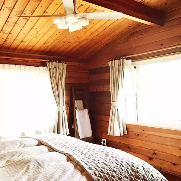 「自然素材が落ち着く♡ログハウスで叶える夢のスローライフ」の画像