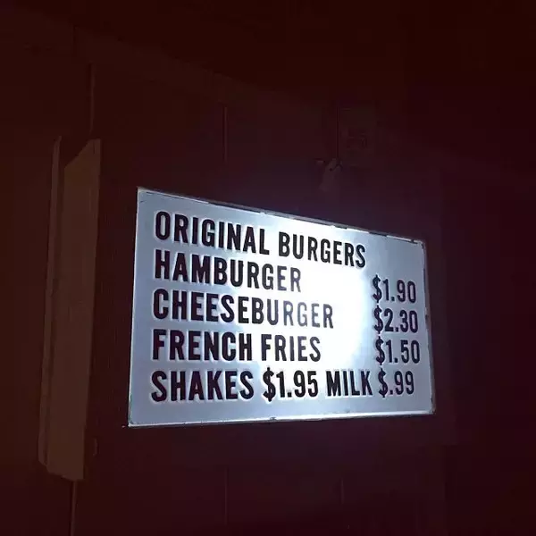 「飾るだけじゃもったいない!!種類豊富なセリアのプレート」の画像