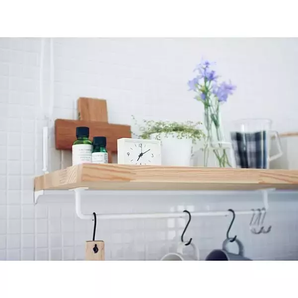 「物語の一場面みたい！無印良品の公園の時計と駅の時計」の画像