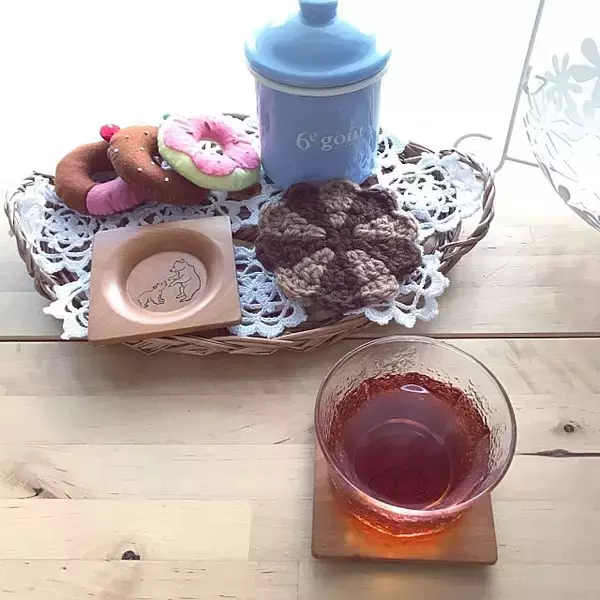 「デザインも材質も豊富で使い勝手よし♪ダイソーのトレー」の画像