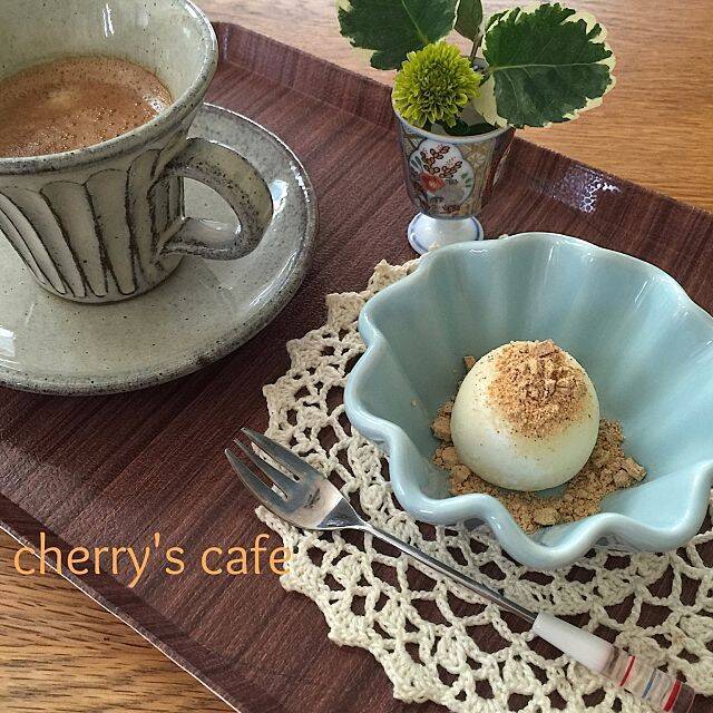 デザインも材質も豊富で使い勝手よし♪ダイソーのトレー