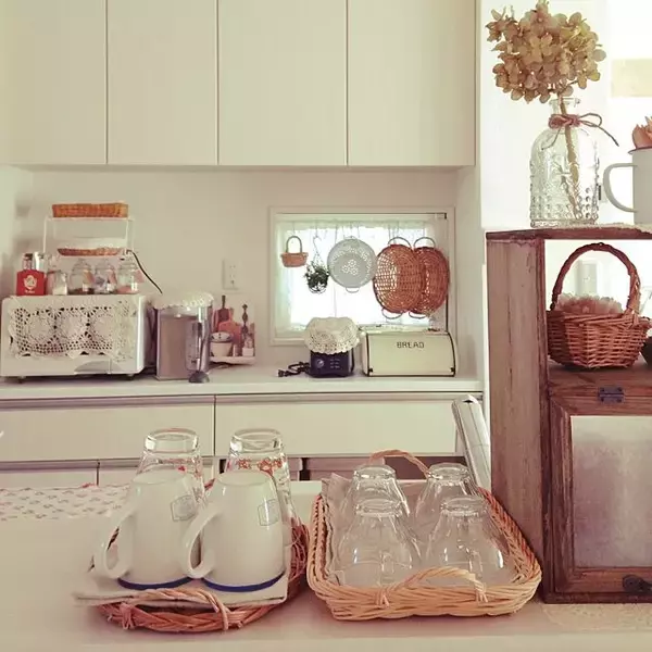 「デザインも材質も豊富で使い勝手よし♪ダイソーのトレー」の画像