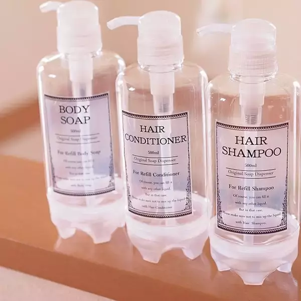 「生活感のない浴室に！使えるダイソーのシャンプーボトル」の画像