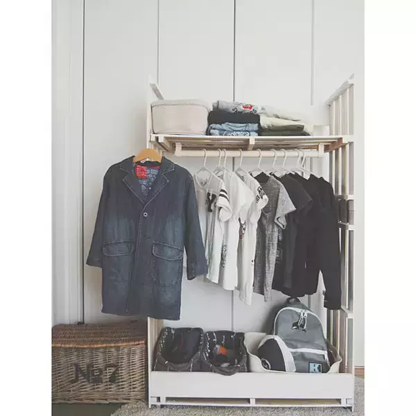 「意外な場所にもマッチ！すのこDIYでできる収納アイディア」の画像