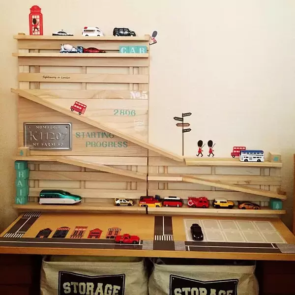 「意外な場所にもマッチ！すのこDIYでできる収納アイディア」の画像