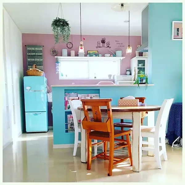 「色と柄で心が躍る♪好きを詰め込んだカラフルキッチン」の画像