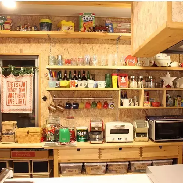 「色と柄で心が躍る♪好きを詰め込んだカラフルキッチン」の画像