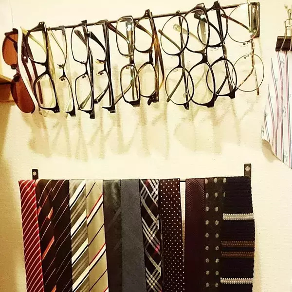 「インテリアとしても楽しめる♪メガネの見せる収納アイデア」の画像