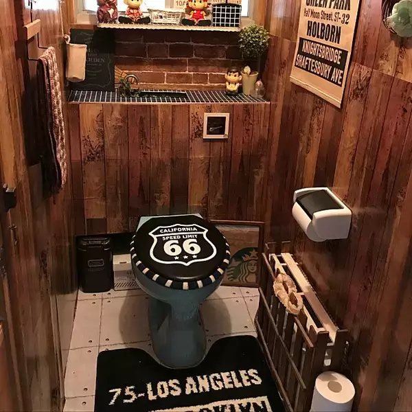 「100均でトイレを華やかに♪雰囲気を変えるDIYアイデア集」の画像