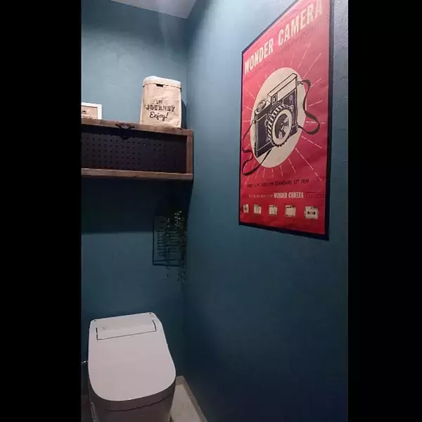「少しの時間も作品を楽しむ♪トイレにポスターを飾るススメ」の画像