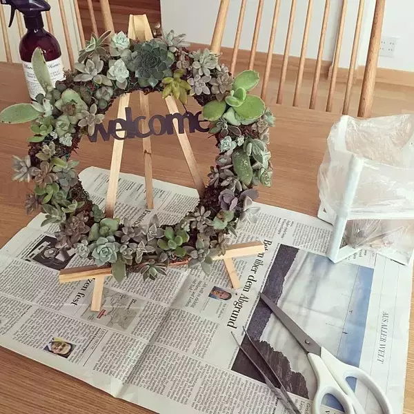 「お部屋を芸術的にセンスアップ！イーゼルのDIY&アレンジ術」の画像