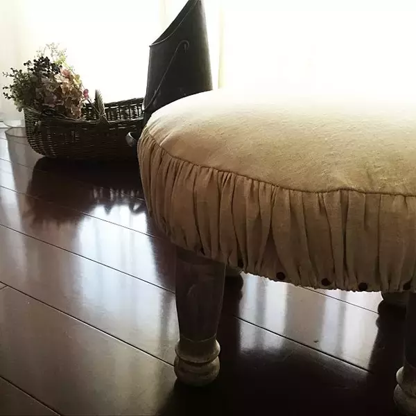 「古い椅子が見違えるように新しく！椅子の張り替えDIY」の画像