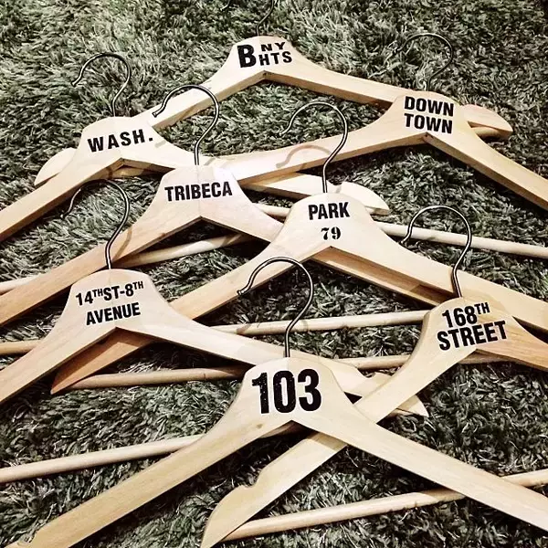 「英字ステッカーはこう使う！知っておくべき11のアイデア」の画像