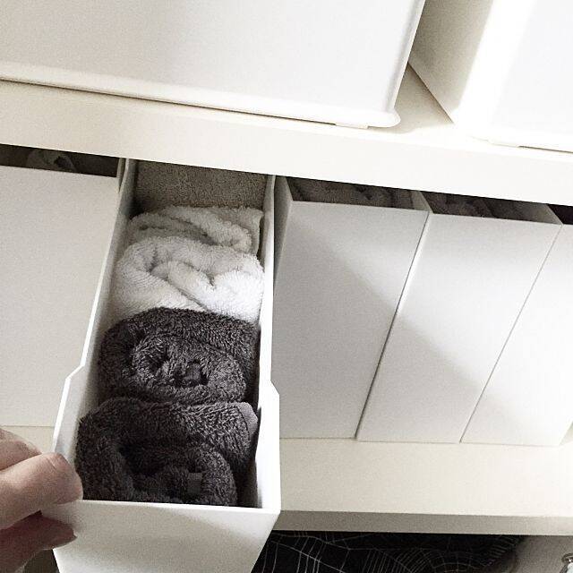 ナイスアイディア♡いろいろなもので脱衣所のタオルを収納