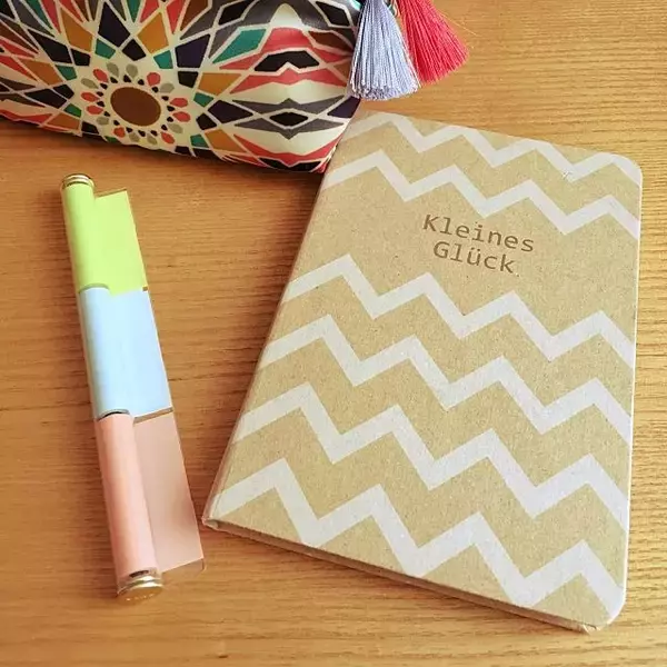 「大人も惹かれる魅力のデザイン♡100均で見つける文房具」の画像