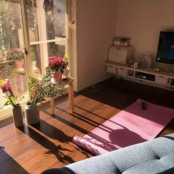 「自宅でリラックス空間♪即実践したいヨガスペースの作り方」の画像