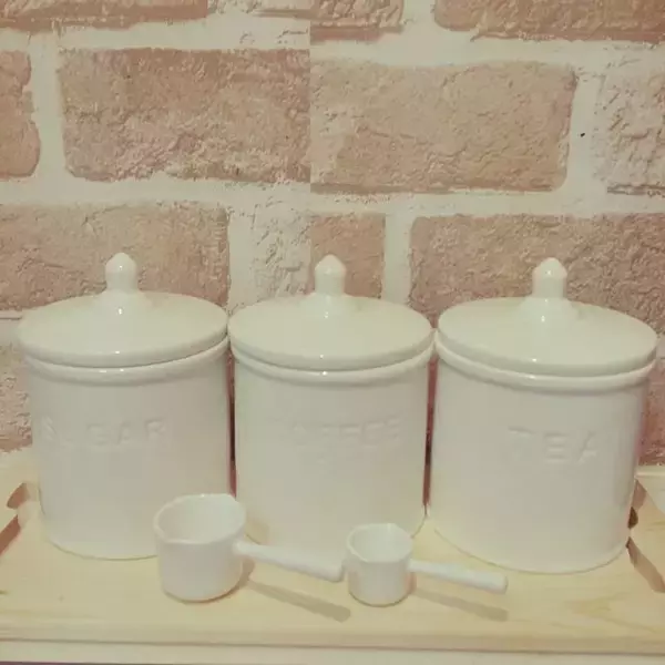 「どの素材もいい！ダイソーキャニスターの使いやすさを紹介」の画像